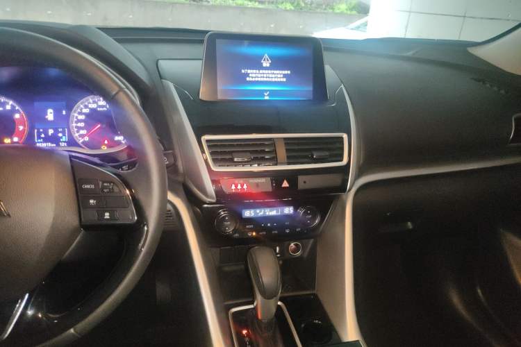 Used Mitsubishi Eclipse Cross 2021 1.5T CVT Two-Wheel Drive Belief Edition Audio And AC Panel