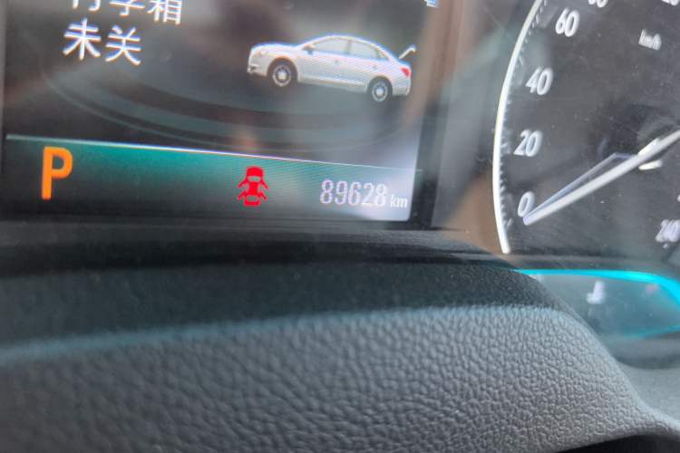 Used Buick GT 2018 18T Automatic Flagship Model Odometer Close Up