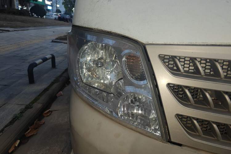 Used Foton Scenic 2014 2.0L Express Classic Short-Wheelbase Low-Roof 491EQ4A
