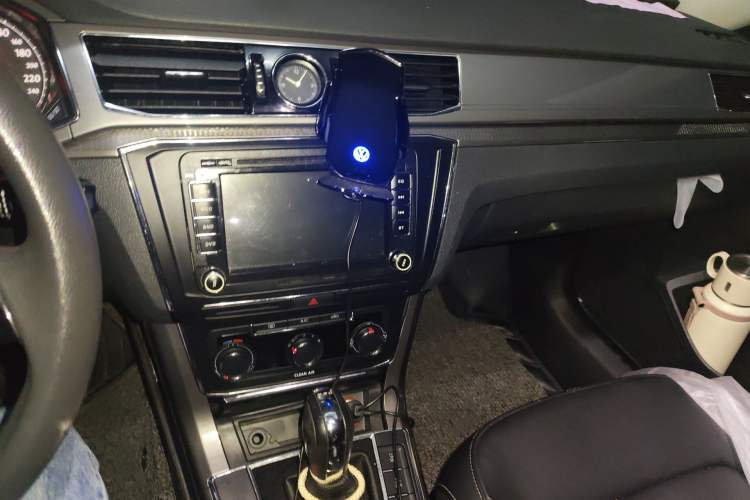 Used Volkswagen Passat 2016 280TSI DSG Prestige Edition Audio And AC Panel