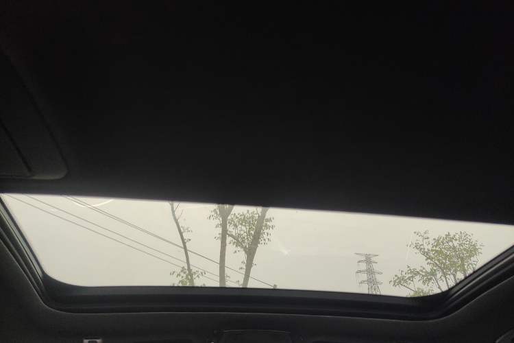 Used BMW 5 Series 2022 Second Facelift 530Li Luxury Version M Sport Package Headliner