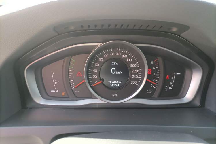 Used Volvo S60 2014 S60L 2.0T Zhiyuan Edition