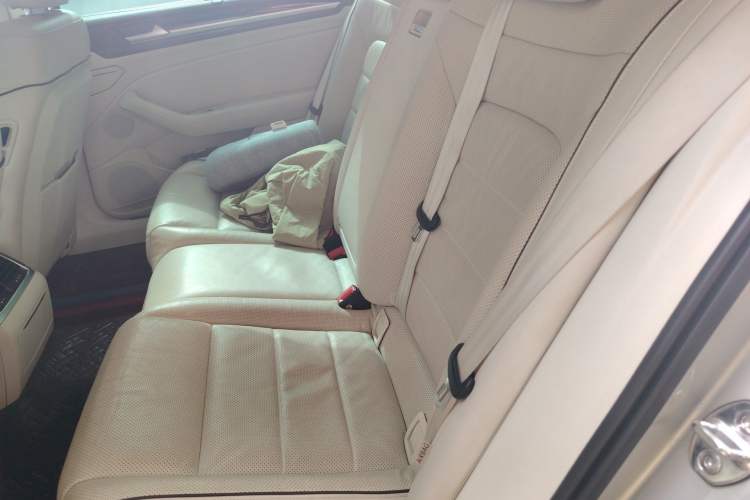 Used Volkswagen Phideon 2016 380TSI Two-Wheel-Drive Luxury Edition
