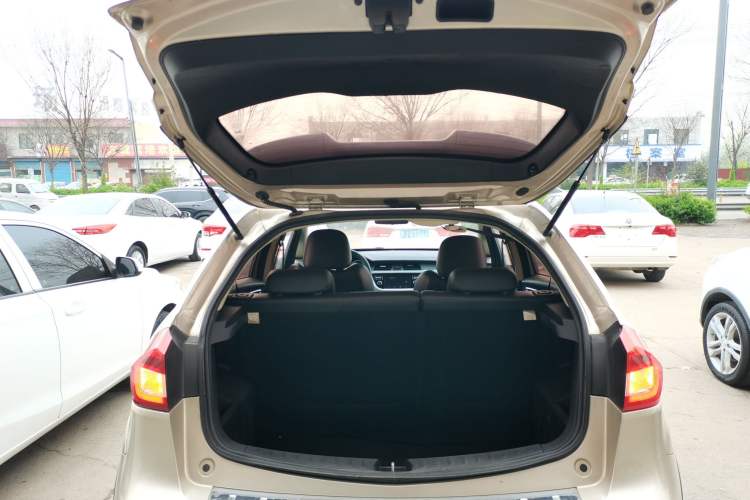 Used Geely Auto Vision X3 2017 1.5L Automatic Elite Model Trunk