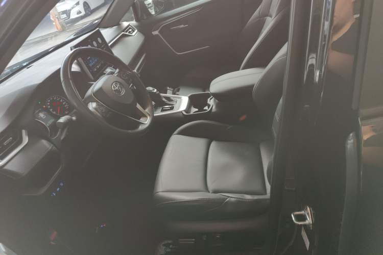 Used Toyota Wildlander 2022 2.0L CVT Two-Wheel Drive Luxury PLUS Edition
