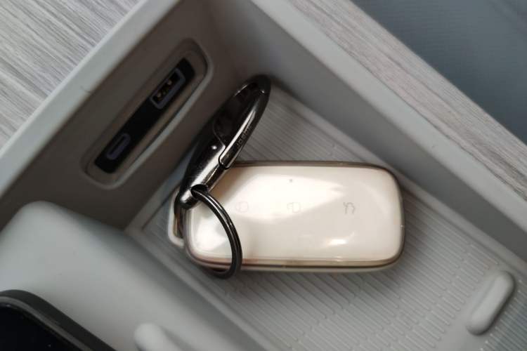 Used Geely Galaxy E8 2024 665 km Range Rear-Drive Starship Long-Range Version Vehicle Key