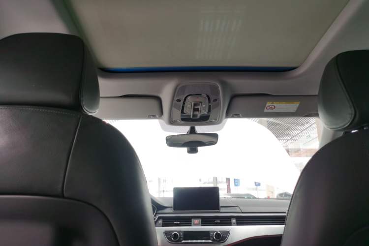 Used Audi A4L 2018 30th Anniversary Edition 40 TFSI Fashion Model
