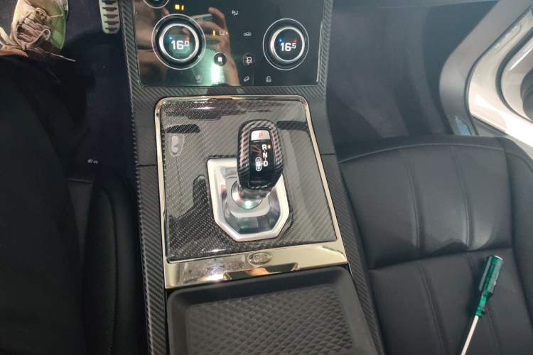 Used Land Rover Range Evoque 2021 Range Rover Evoque 200 PS R-Dynamic Standard Elite Edition Gear Lever