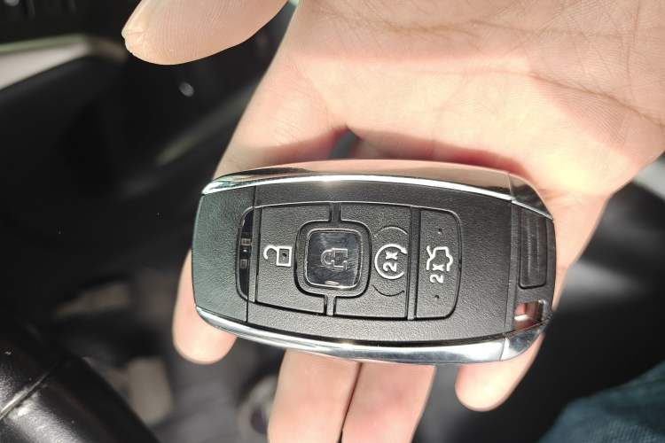 Used Lincoln MKC 2017 2.0T Two-Wheel Drive Deluxe Edition Interior 1