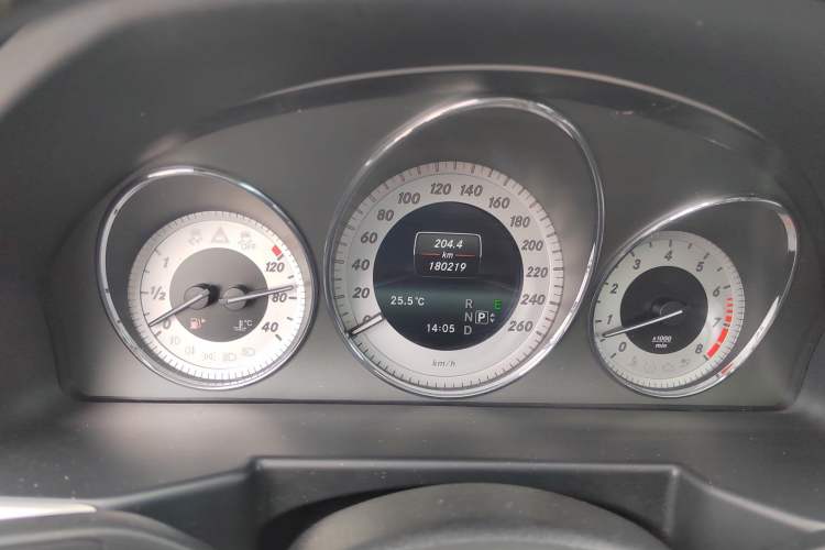 Used Mercedes-Benz GLK-Class 2013 GLK 300 4MATIC Dynamic Sunroof Model Instrument Cluster