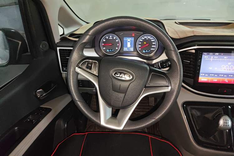 Used JAC Refine M4 2017 2.0T Manual Comfort Version