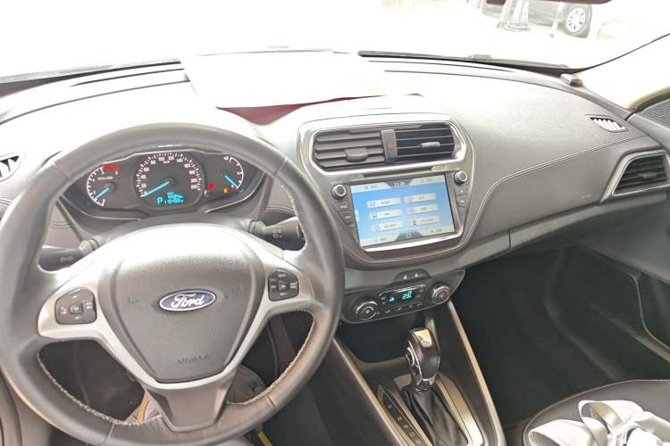 Used Ford Escort 2015 1.5L Automatic Fashion Model
