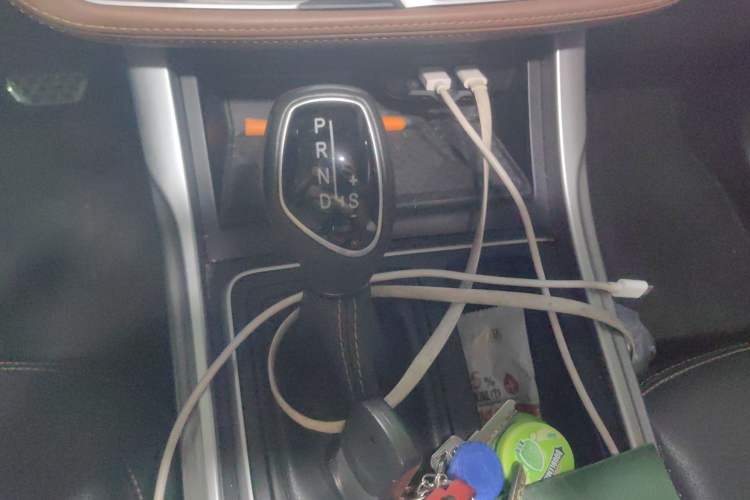 Used Geely Auto Vision X6 2018 1.4T CVT 4G Connected Flagship Edition