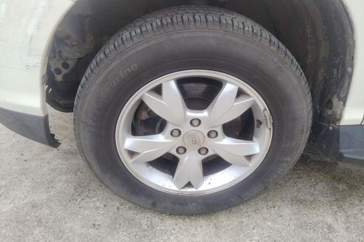 Used BYD S6 2013 Platinum Edition 2.0L Manual Luxury Model
