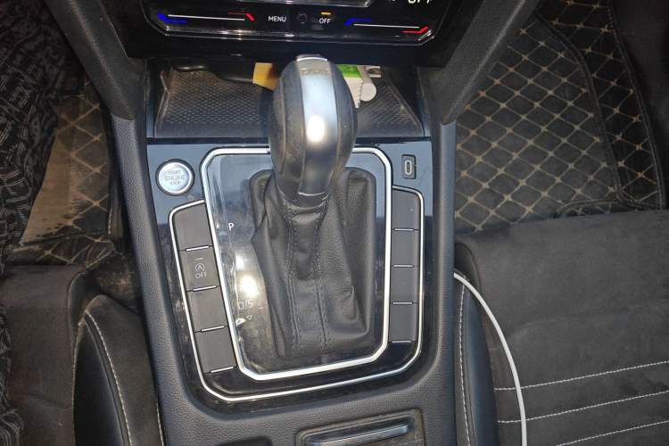 Used Volkswagen Magotan 2020 330TSI DSG Luxury Edition Gear Lever