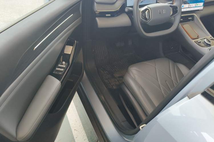 Used Geely Galaxy L6 2025 EM-i 140km Starship Edition Driver Seat