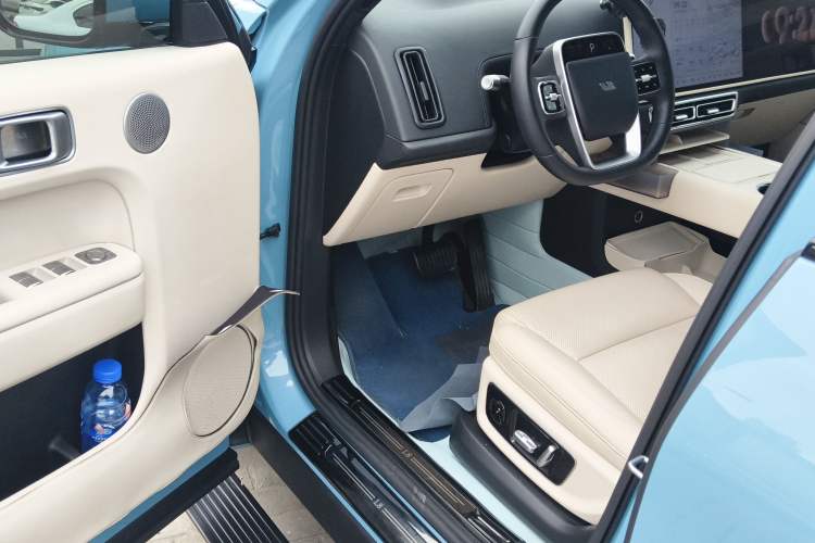 Used Li Auto L8 2024 Ultra Model
