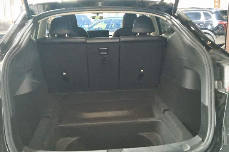 Used Tesla Model Y 2023 Rear-Wheel-Drive Version