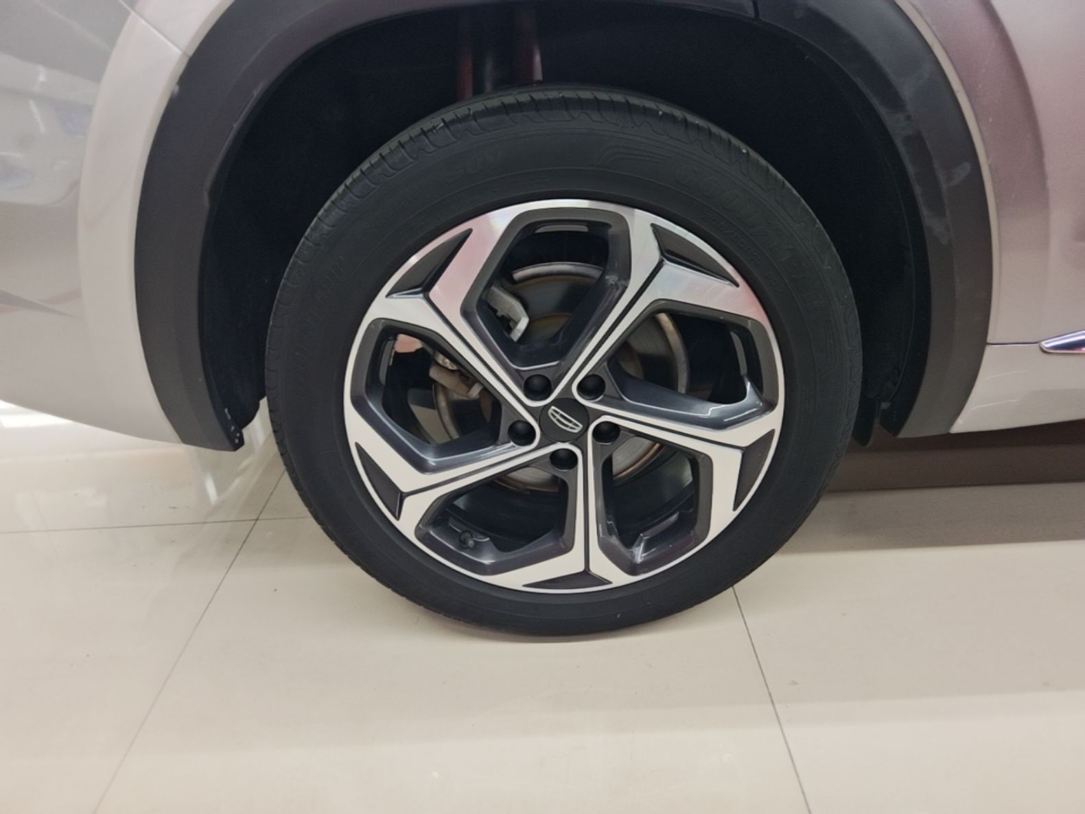 Geely Auto Monjaro L 2021 2.0TD DCT EVO Two-Wheel Drive Prestige Version — снимка 11