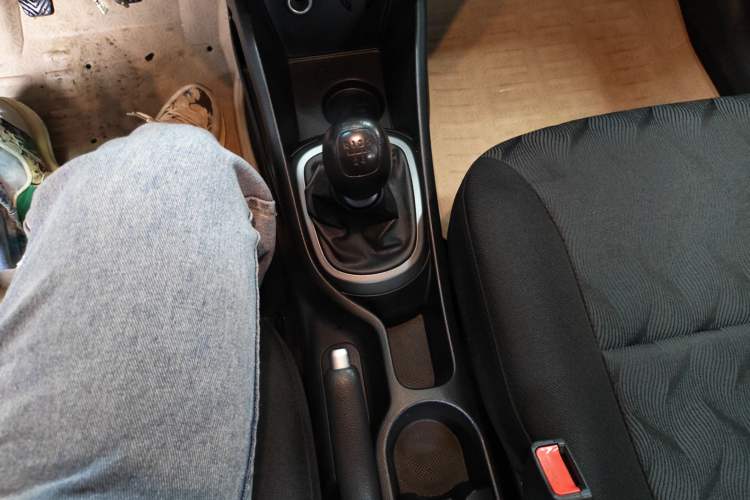 Used Kia K2 2015 Sedan 1.4L MT GLS