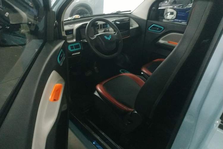 Used Wuling Hongguang MINIEV 2020 Zizai Version Lithium-NMC Driver Seat