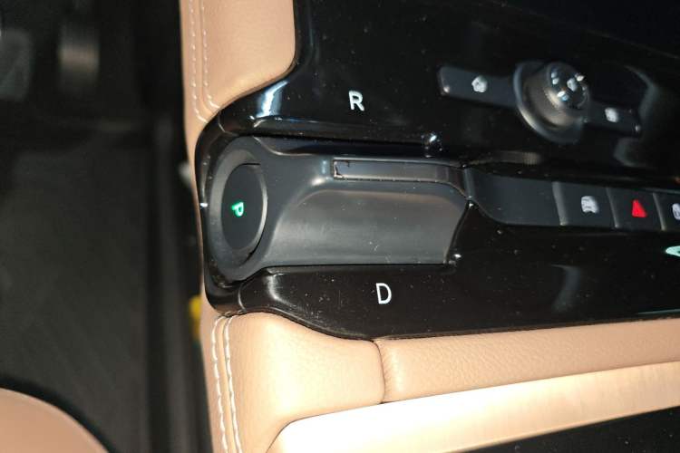 Used Nio ES8 2018 355 km Base Version 6-Seater Edition Gear Lever