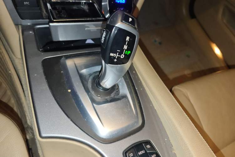 Used BMW 5 Series 2009 520Li Leading Model
