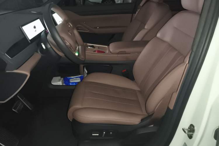 Used Nio ES8 2024 75 kWh Executive Edition Left Front Seat