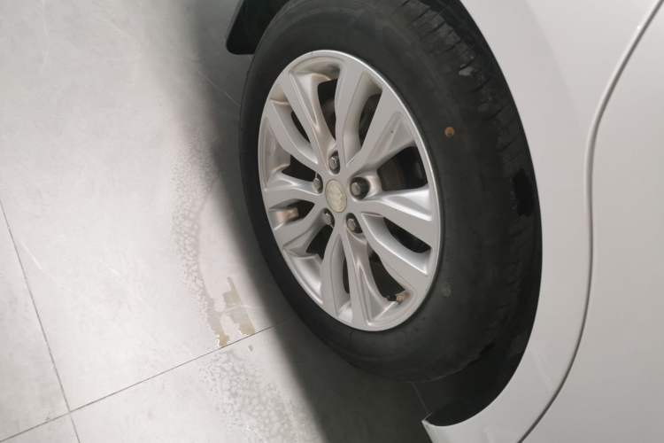 Used Buick GT 2021 Revised Version Flagship 1.5L Automatic Elite Edition Right Rear Wheel Hub