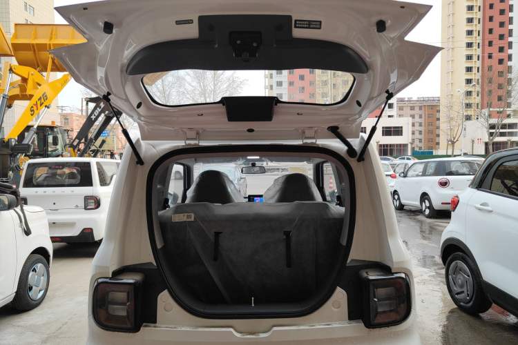 Used Geely Galaxy Panda 2024 Panda Mini 200km Endurance Bear
