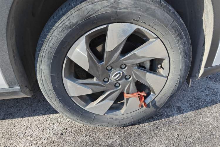 Used GAC Trumpchi GS4 2022 270T Automatic Smart Drive Navigation Edition (Upgraded Version) Right Front Wheel Hub