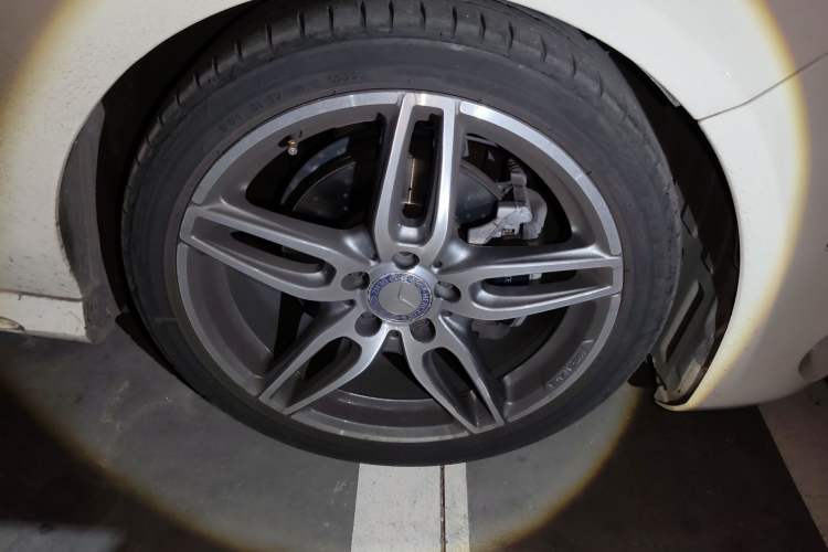 Used Mercedes-Benz A-Class 2016 A 200 Sport model Right Front Wheel Hub