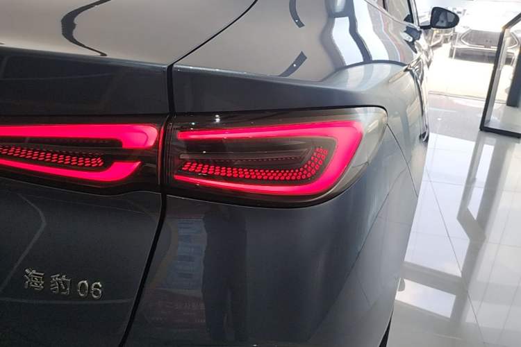 Used BYD Seal 06 New Energy 2024 DM-i 80KM Luxury Model Right Rear Taillight