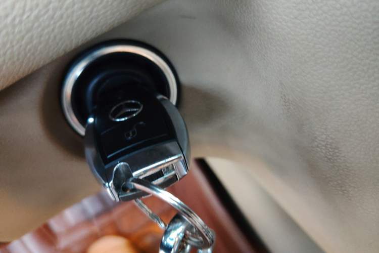 Used Mercedes-Benz R-Class 2011 R 300 L Luxury Model Vehicle Key