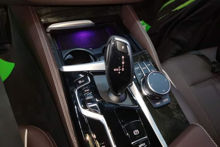 Used BMW 5 Series 2022 Second Facelift 525Li M Sport Package
