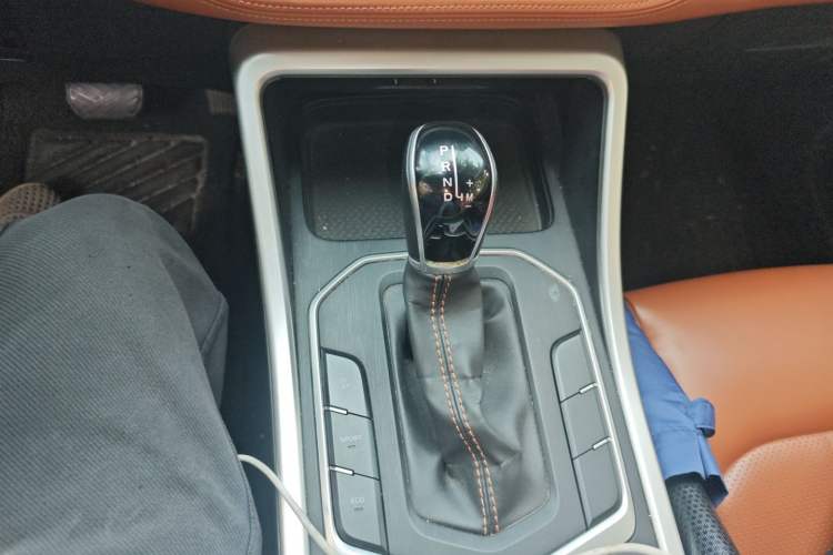 Used Geely Auto Vision X6 2020 1.4T CVT Luxury Edition
