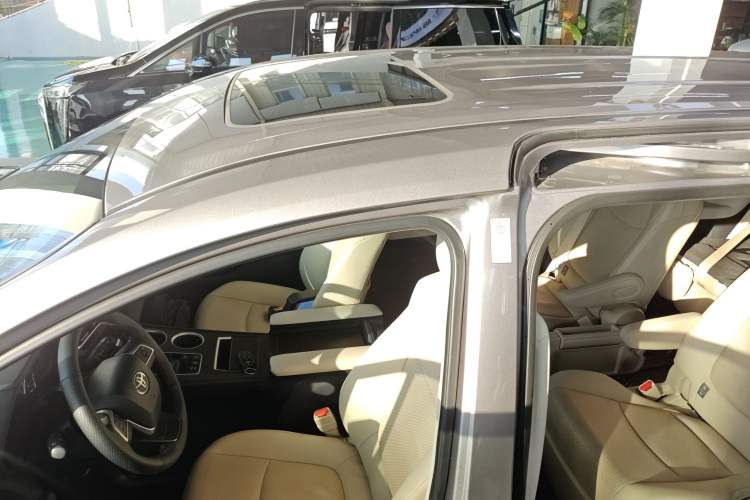 Used Toyota Sienna 2021 2.5L Hybrid Luxury Edition