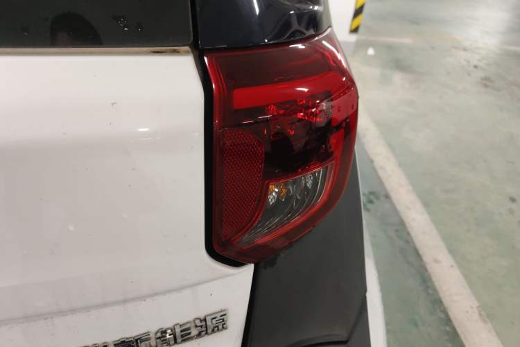 Used Chery QQ Little Ant 2022 Sweet Pink Edition Low-Sugar Version Lithium Iron Phosphate 29.2 kWh 30 kW 301 km Right Rear Taillight