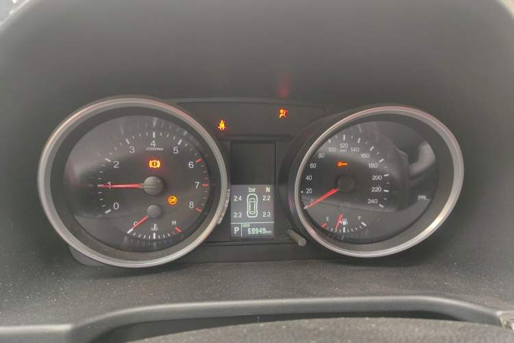 Used Haval M6 2018 Revised Version 1.5T DCT Two-Wheel Drive Elite Edition Instrument Cluster