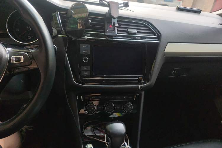 Used Volkswagen Tiguan L 2019 330TSI Automatic Two-Wheel Drive Smart Luxury Version China VI Standard