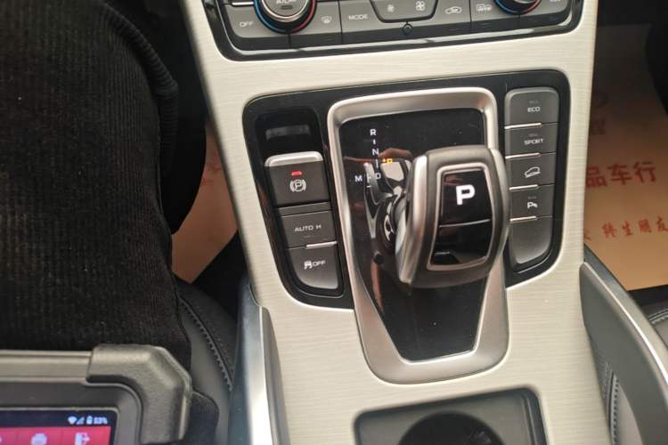 Used Geely Auto Emgrand X7 Sport 2020 1.8TD DCT Two-Wheel Drive Smart Connect 4G-Enabled Version