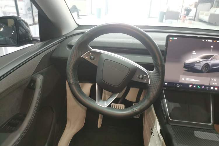 Used Tesla Model Y 2025 Long-Range All-Wheel Drive First Edition