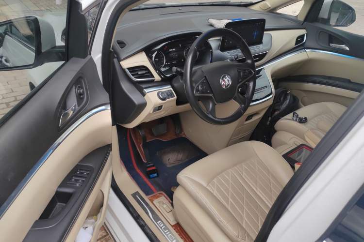 Used Buick GL8 2023 Land Executive Class Deluxe Model