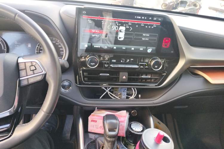 Used Toyota Crown Kluger 2023 2.5L HEV Four-Wheel Drive Luxury Edition Audio And AC Panel