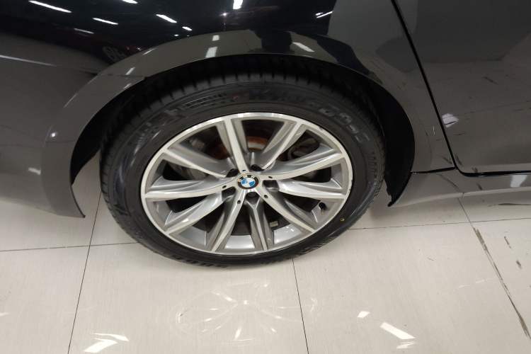 Used BMW 5 Series 2018 528Li Launch Special Edition Exterior 5