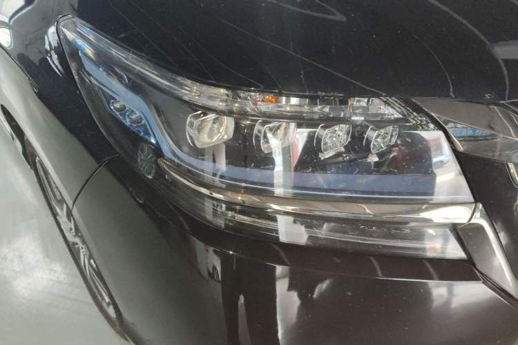 Used Honda Elysion 2019 2.0L Hybrid Luxury Edition Right Front Headlight