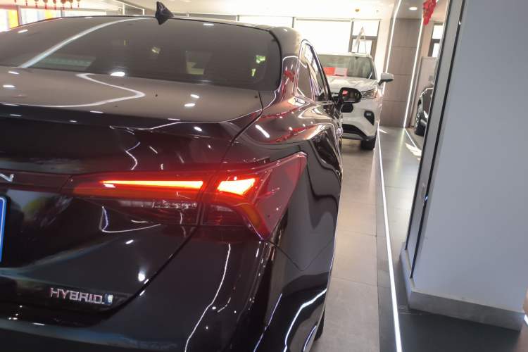 Used Toyota Avalon 2022 Dual-Engine 2.5L Luxury Edition
