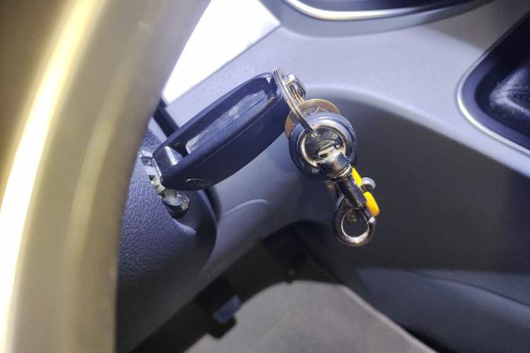 Used JAC Refine M4 2019 Joyful Series 2.0L Manual Comfort Model China VI Standard Vehicle Key