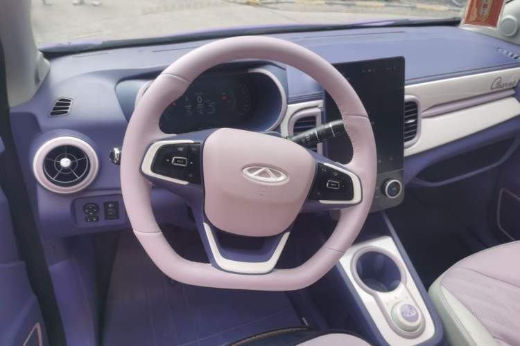 Used Chery QQ Little Ant 2022 Revised Version Sweet Pink Edition Half-Sugar Version Lithium Iron Phosphate 30.7 kWh 30 kW 301 km