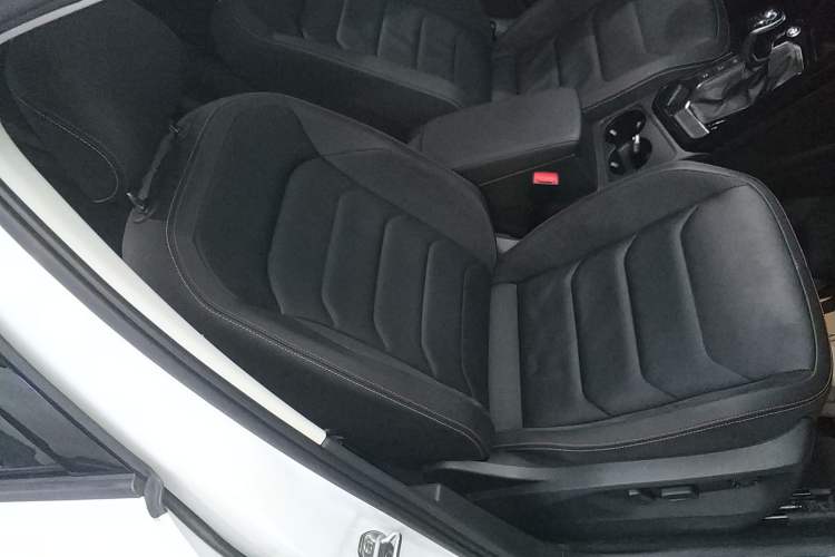 Used Volkswagen Tayron 2020 330TSI Two-Wheel Drive Luxury Smart Connectivity Version